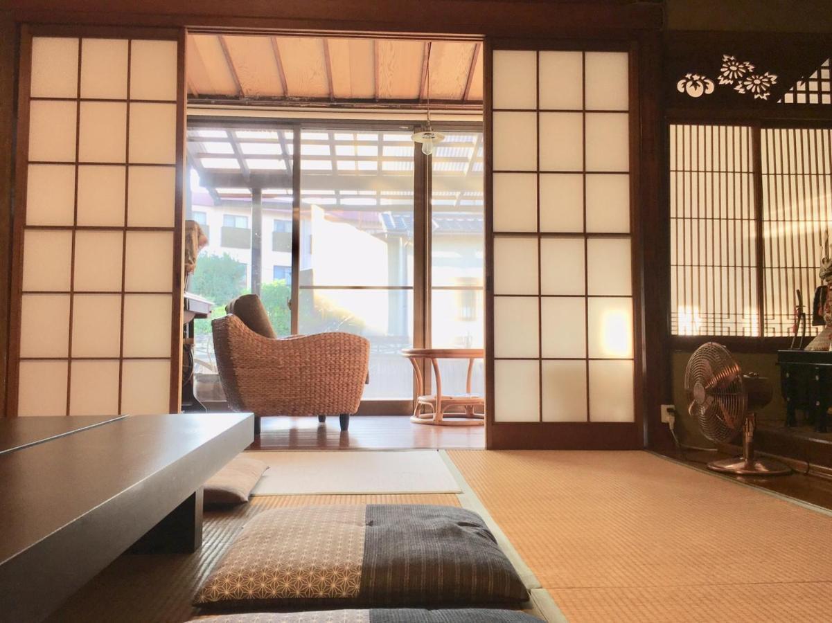 Guest House Enishi Toyama Station Екстериор снимка